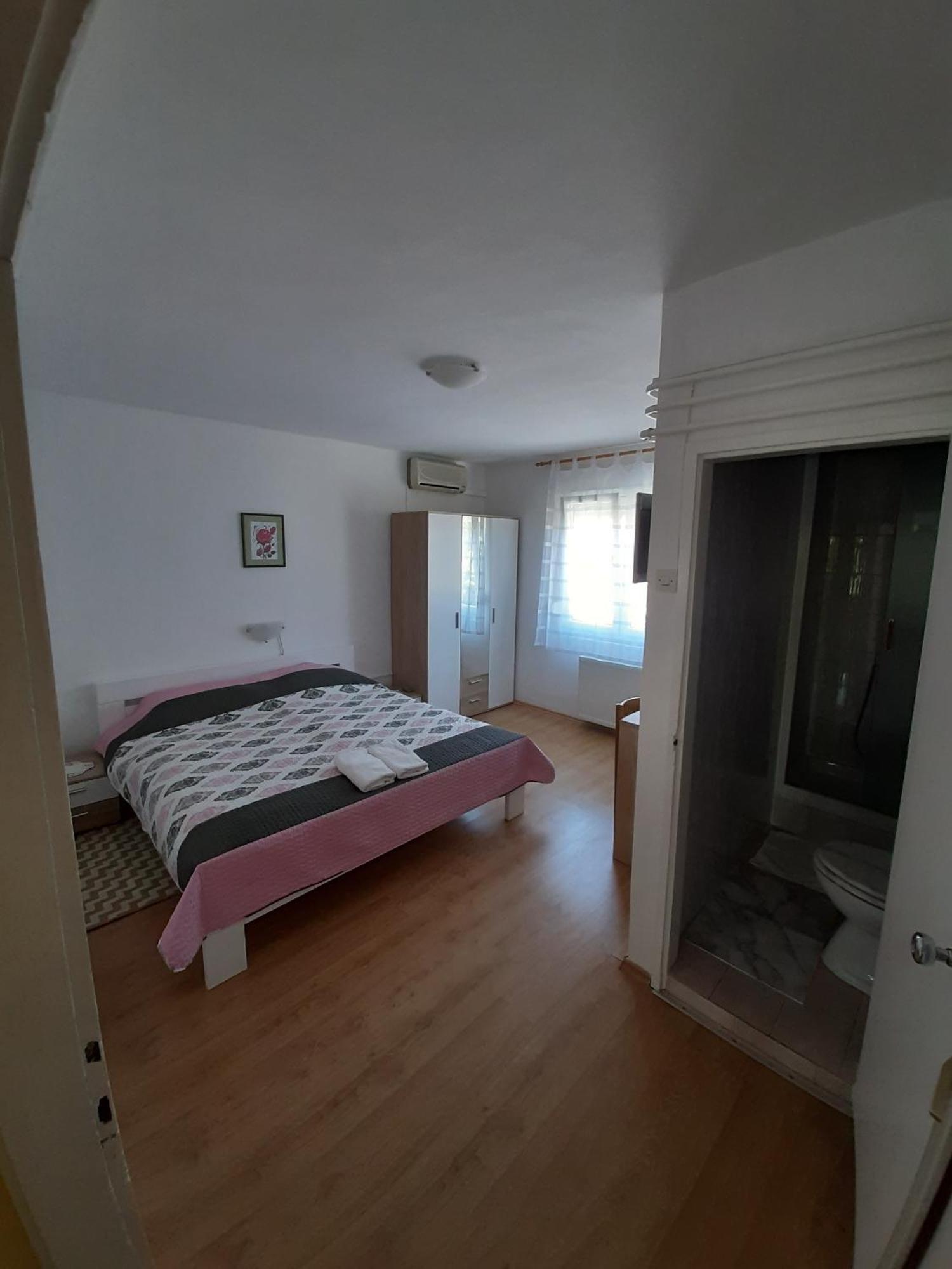 Apartments And Rooms With Parking Space Mali Lošinj Εξωτερικό φωτογραφία